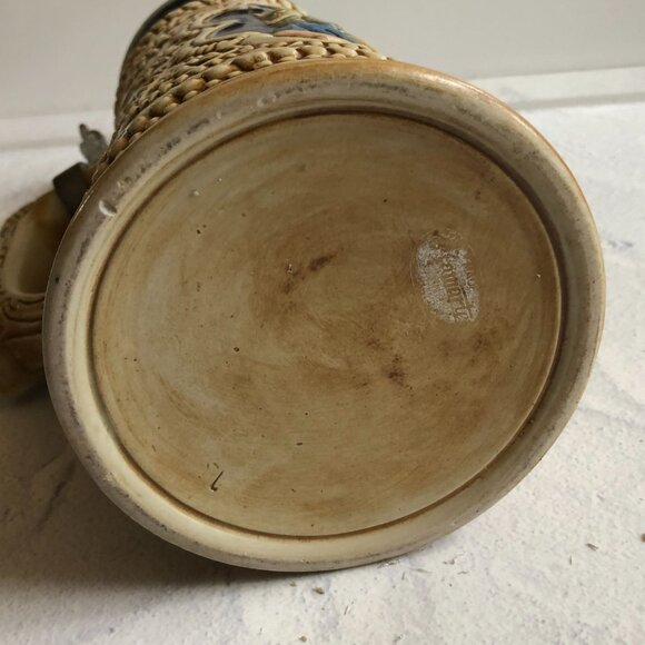 VINTAGE BUDWIESER GERMAN TAVERN SCENE CERAMARTE STIEN 1976 LIDDED BEER MAN CAVE - Picture 6 of 10